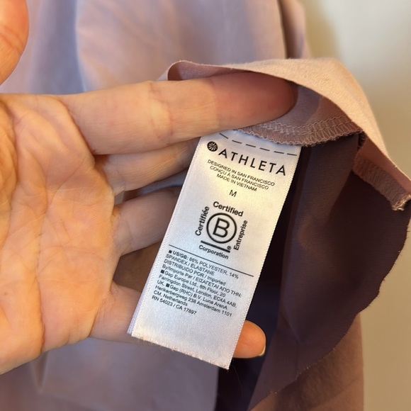 Athleta Swing Forward Pleated Tank in Smoked Mauve Pink Purple medium - Picture 4 of 5